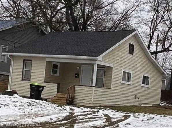 92 Euclid Ave, Pontiac, MI 48342