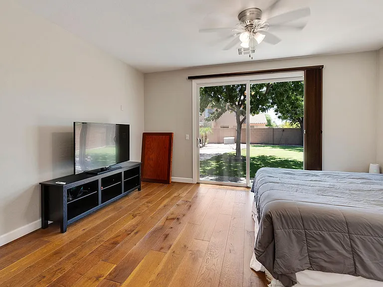 1425 E Morelos St — Photo 22