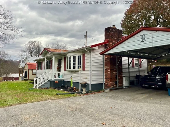 810 White Oak Dr, Madison, WV 25130