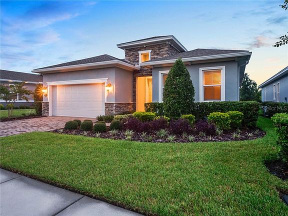 3rd image of 1695 Victoria Gardens Dr