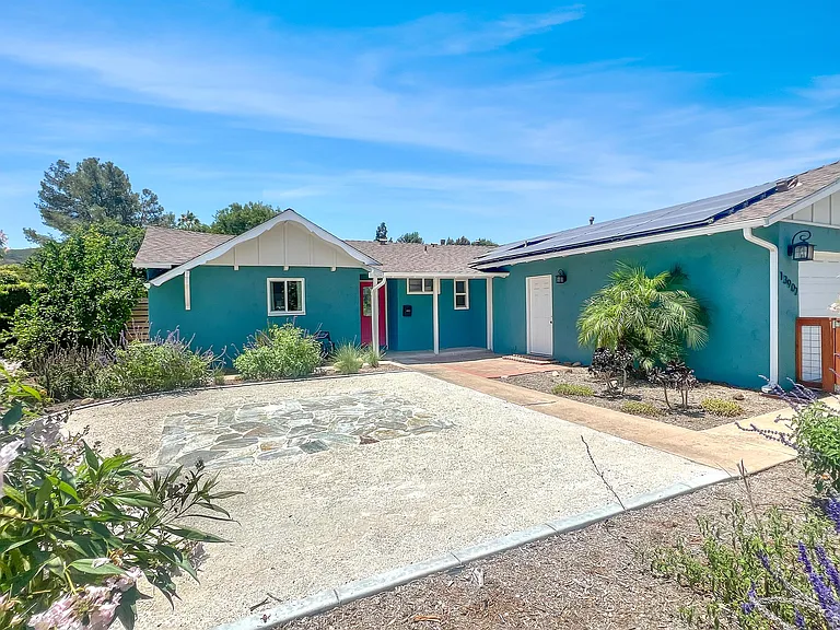 13902 Powers Rd — Photo 3