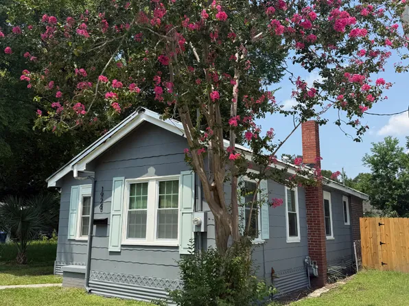1926 Redwood St, North Charleston, SC 29405