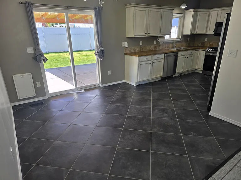 1643 Vista Dr — Photo 7