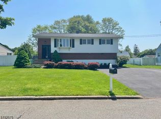 110 Louis Ln, Hackettstown, NJ