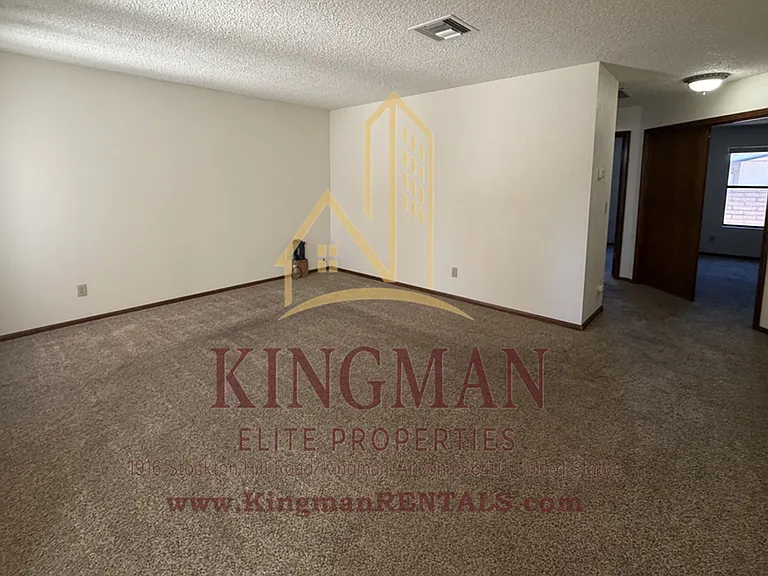 2112 Florence Ave — Photo 9