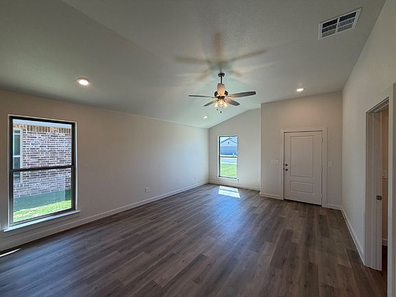 3rd image of 2407 Helena Ave