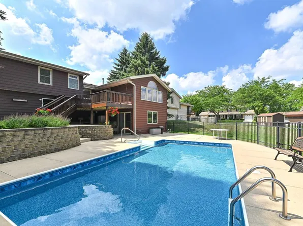 1950 East Hickory DRIVE, Oak Creek, WI 53154