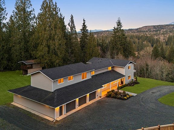 2nd image of 4426 195th Avenue SE