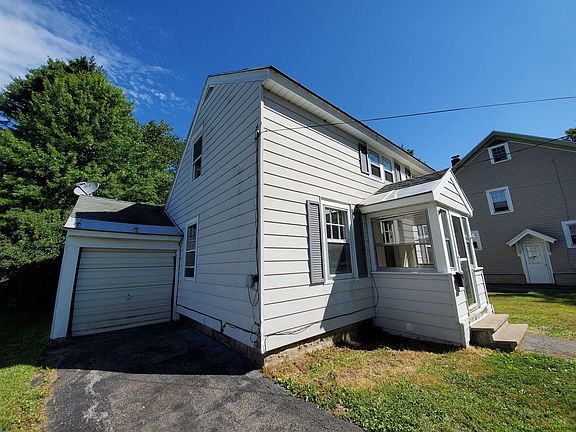 3rd image of 34 Wooster St