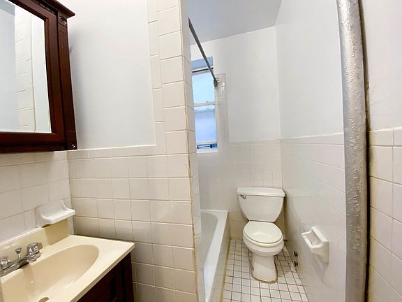 4th image of 359 Saint Johns Pl APT 3B