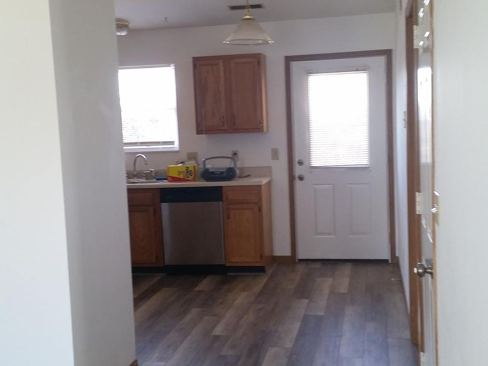 2nd image of 825-827 Jefferson St