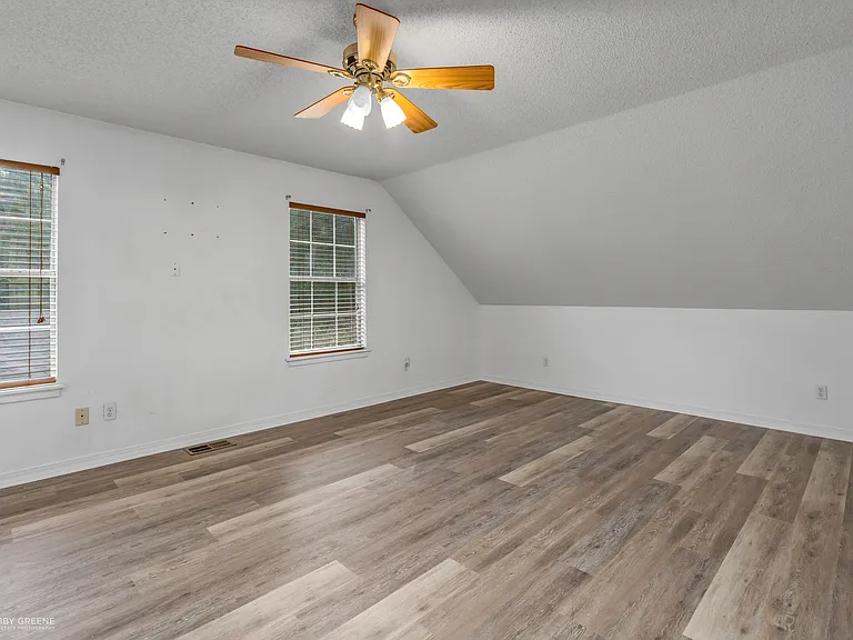 921 Pennington Ln — Photo 18