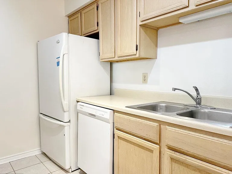 1523 Lincoln Way #204B — Photo 4