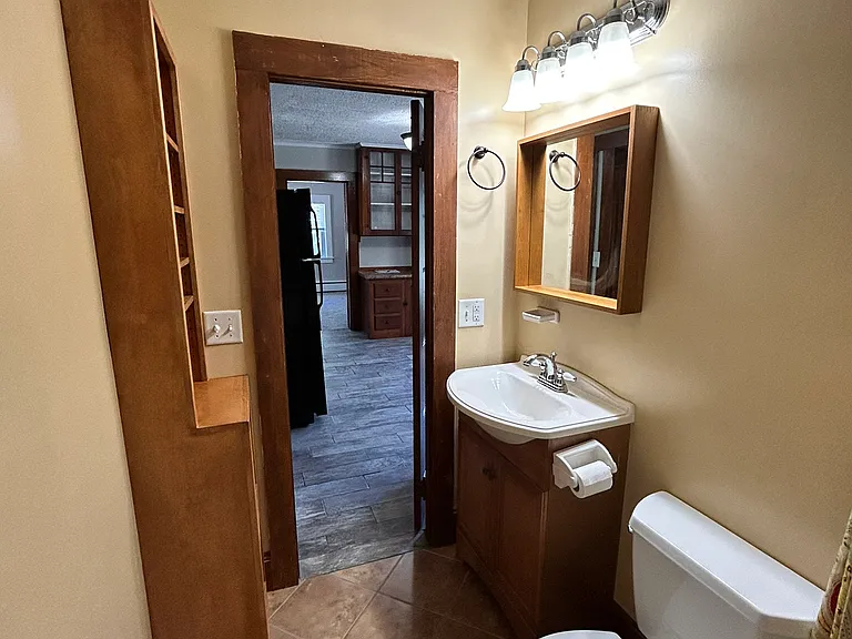Full bathroom