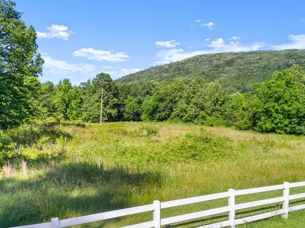 1506 Sharps Cove Rd, Gurley, AL 35748