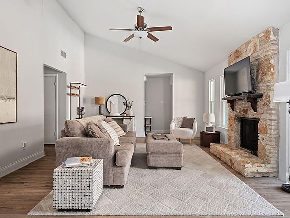 3rd image of 2008 Lear Ln