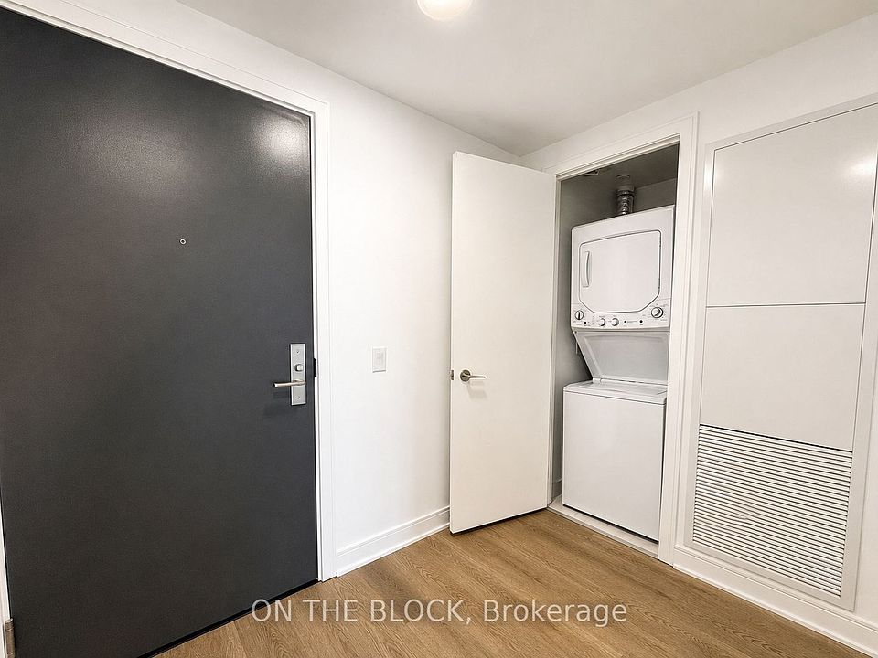 1st image of 86 Dundas St E #618