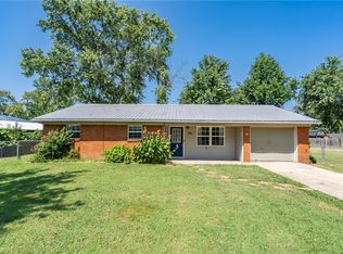 840 Eastgate St, Siloam Springs, AR 72761