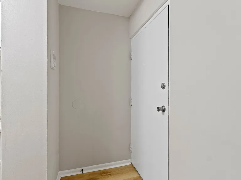 The Courts Apartment Homes — Photo 10