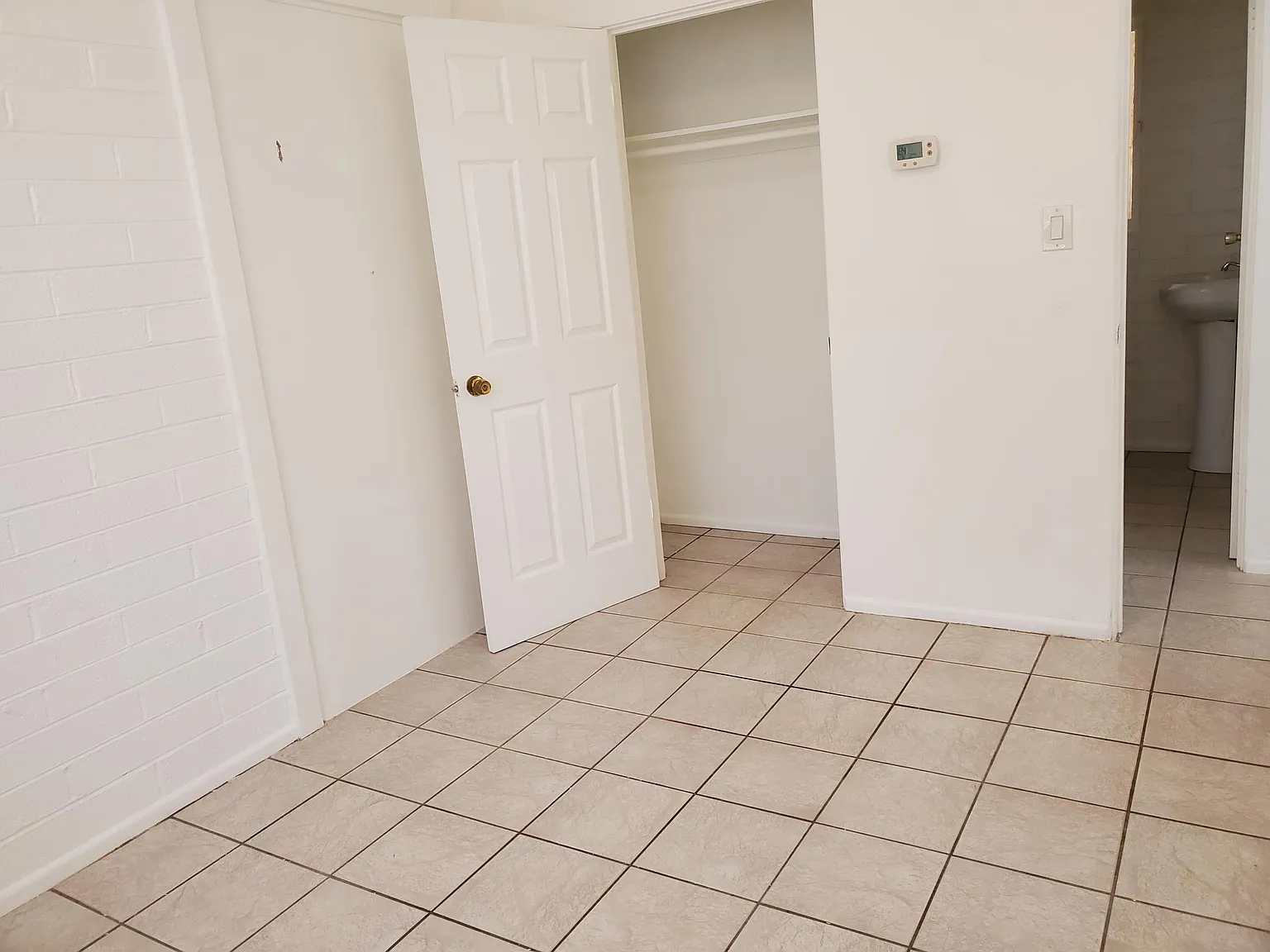 410 Reizen Dr — Photo 4