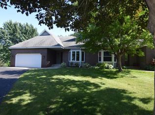 13831 Echo Park Ln, Burnsville, MN 55337