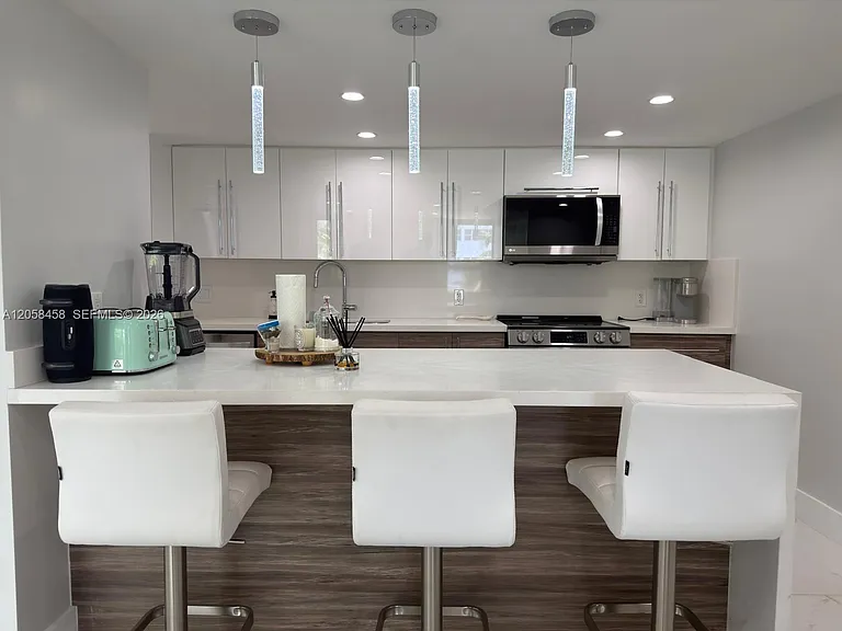 1800 Collins Ave #3H — Photo 23