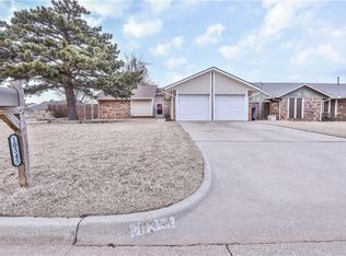 10345 Birkenhead Rd, Yukon, OK 73099