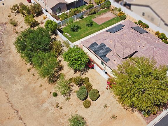 4th image of 64141 Yosemite Ln