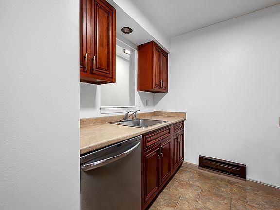 5th image of 36A Gibbs St APT 11