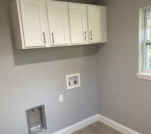 LAUDRY ROOM