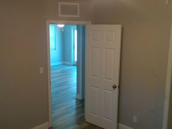 4th image of 1433 NW 10th St #1