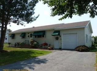 58 Drew Ln, Bangor, ME 04401