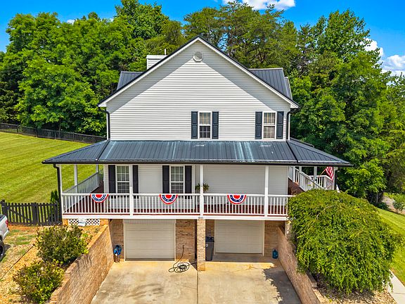 2nd image of 1011 Ashley Ct