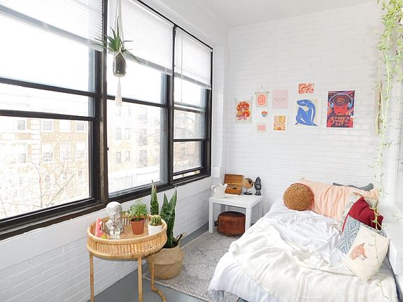4th image of 908 Elmwood Ave #3