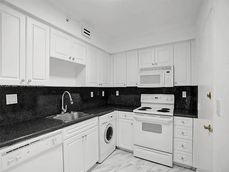 2501 S Ocean Dr #1633 — Photo 8