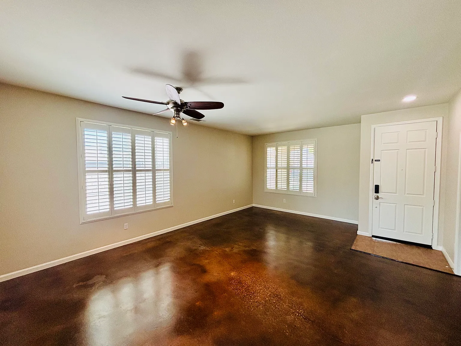 4 bed, 2009 sqft, $2,799 — Photo 2