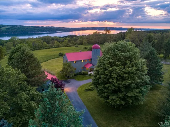 1539 Tracy Dr, Skaneateles, NY 13152