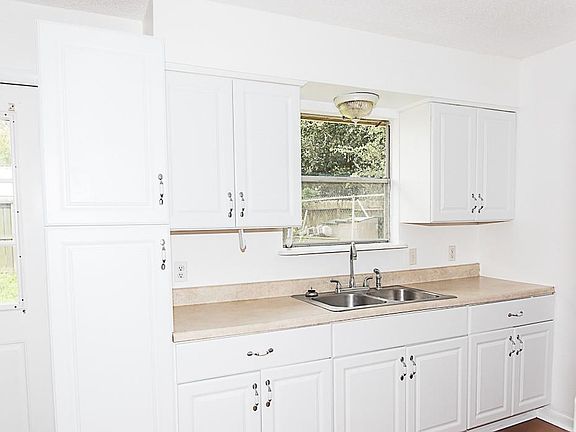5th image of 409 Orion Dr