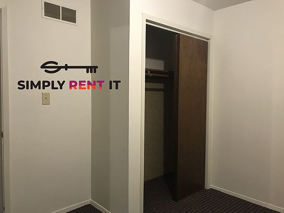 3rd image of 215 N Main St