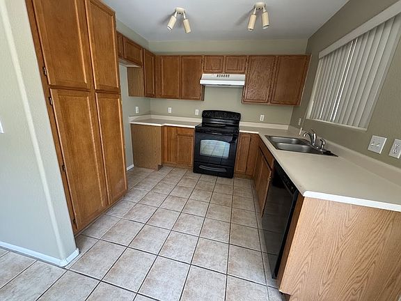4th image of 2908 W Potter Dr