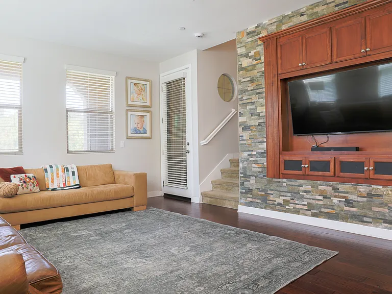 2nd floor living room