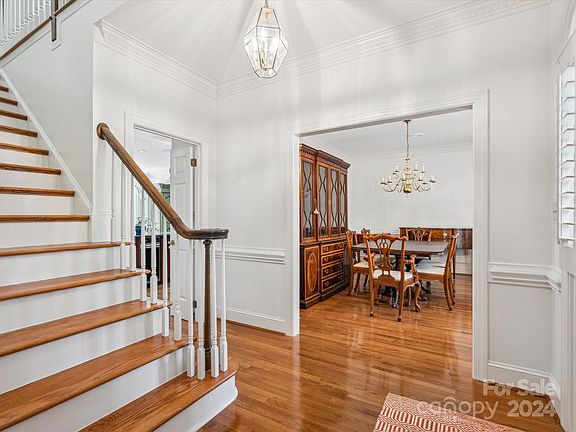 3rd image of 1101 Sydney Dr