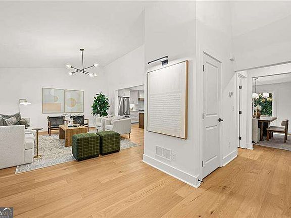 3rd image of 675 Weatherly Ln