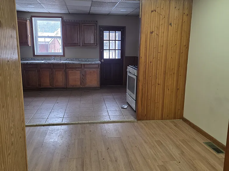 9-11 Hamilton St #11-1 — Photo 3