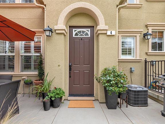 3rd image of 3405 Vittoria Pl Unit 4
