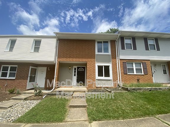 2nd image of 123 Oak Dr
