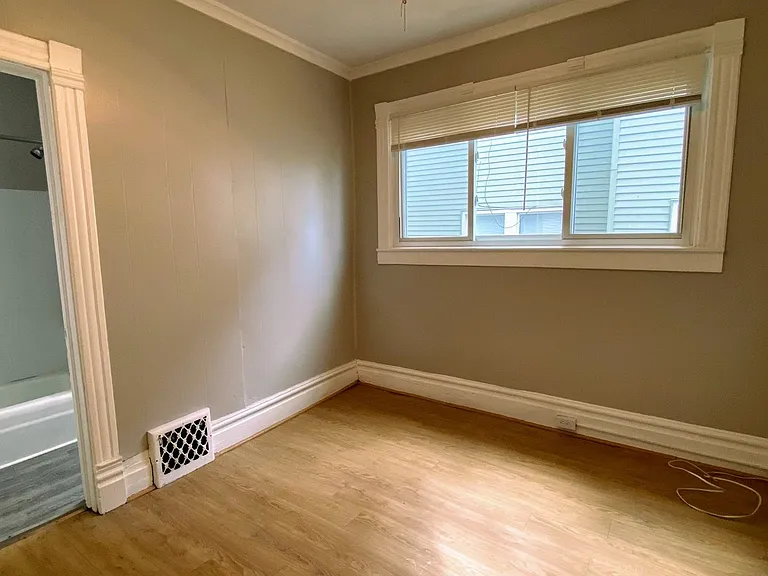 1054 Lafayette SE — Photo 10