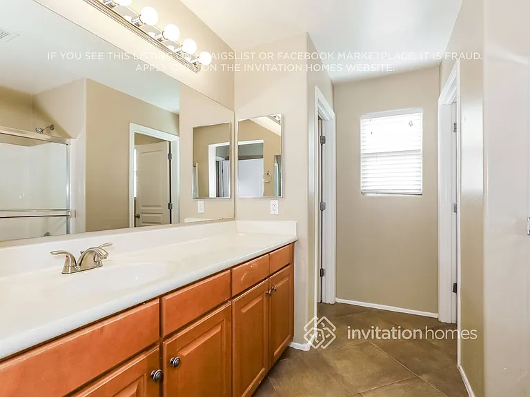 451 S Hawes Rd #13 — Photo 12