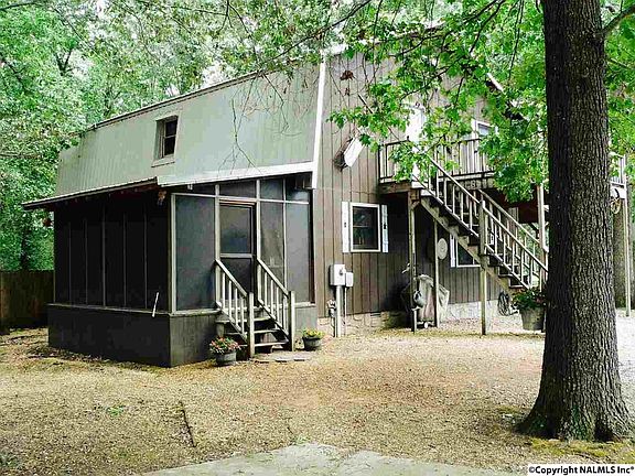 4th image of 261 College Ave