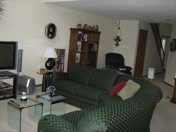 4th image of 4095 Riverwood Dr